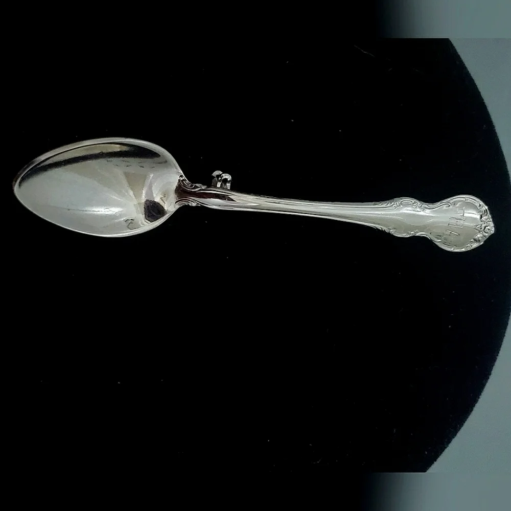 Silver Tone Spoon Pin For Women.🌴